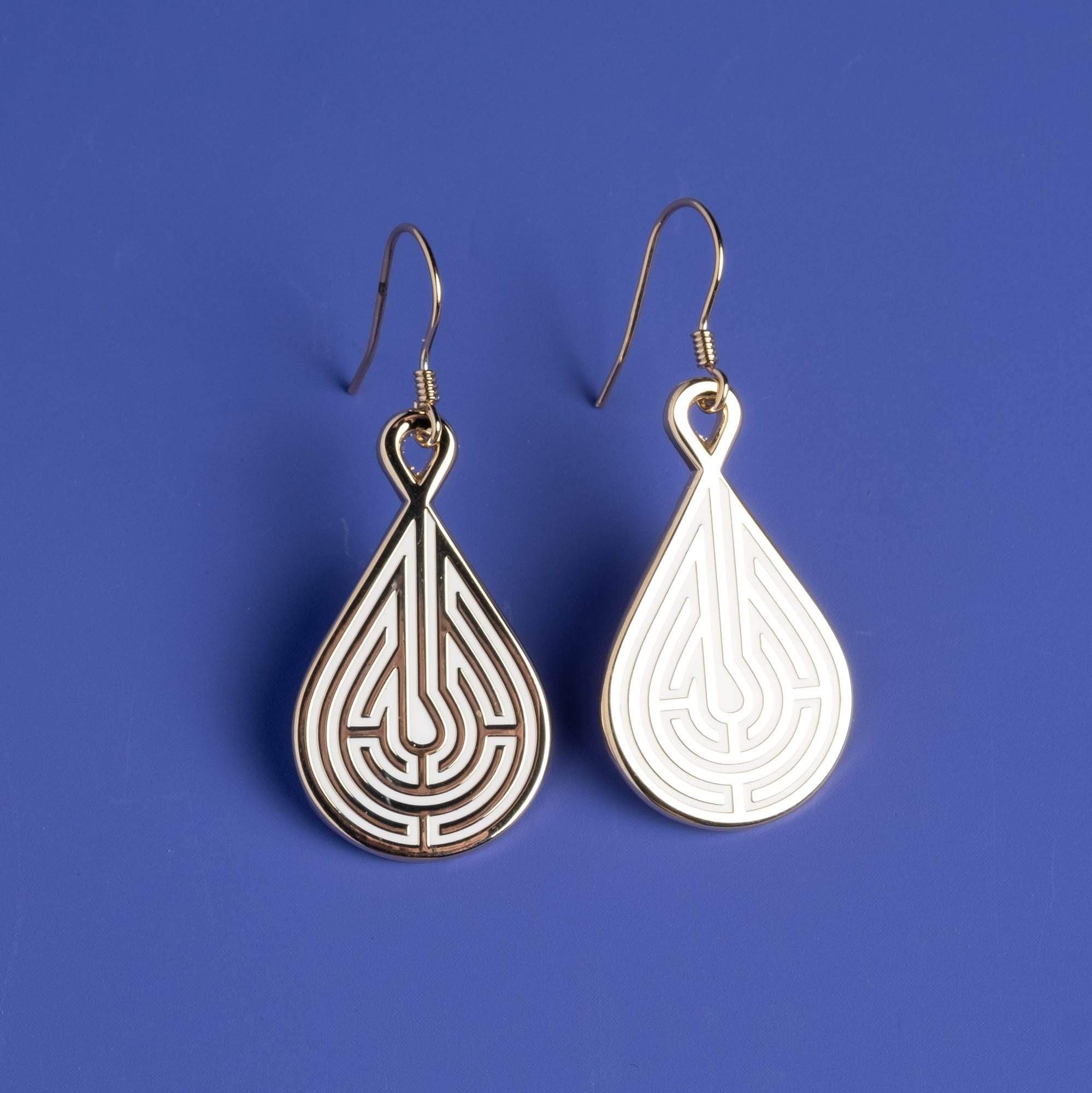 Grace Hopper / Half-Nanosecond Earrings