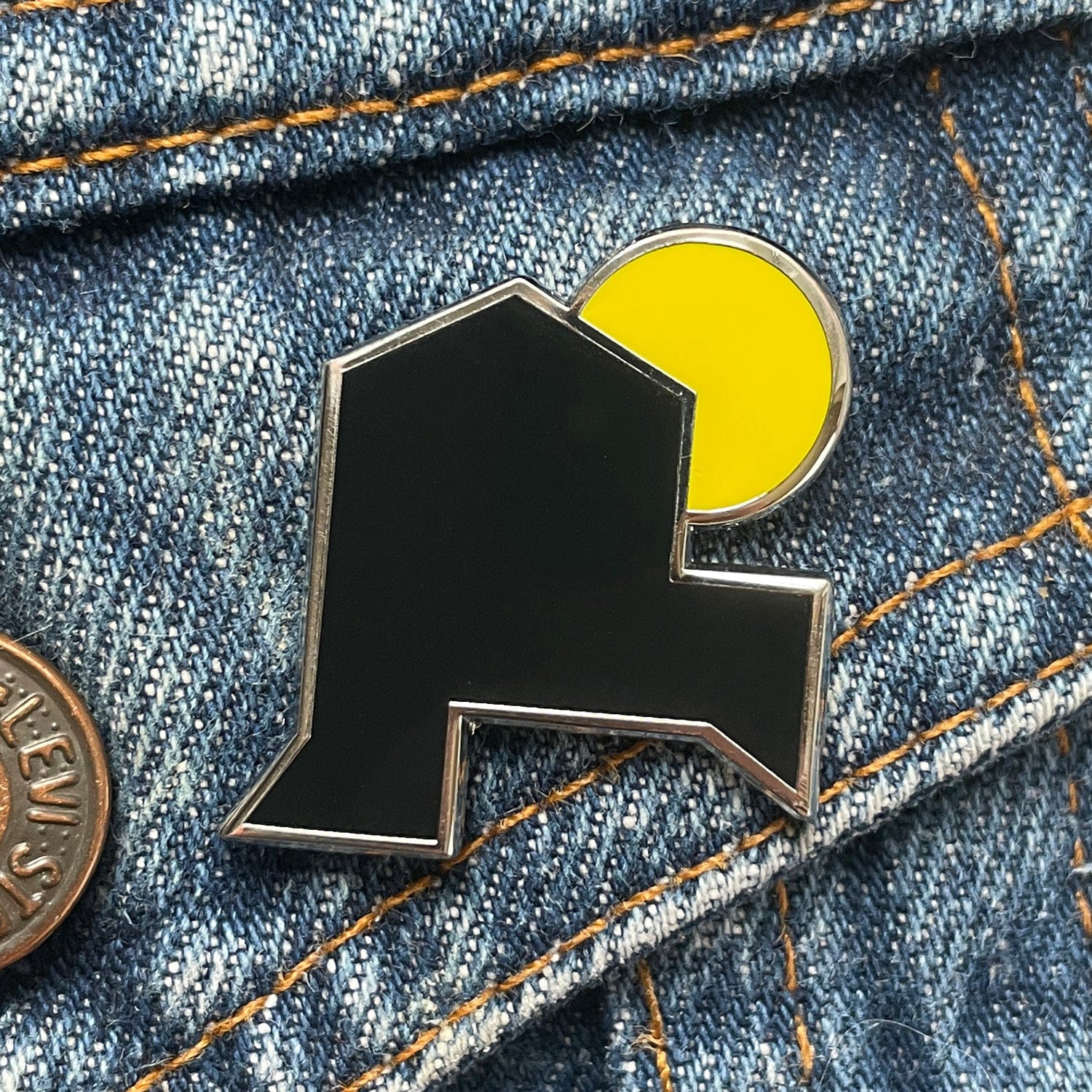 World Refugee Day Pin - Image 2